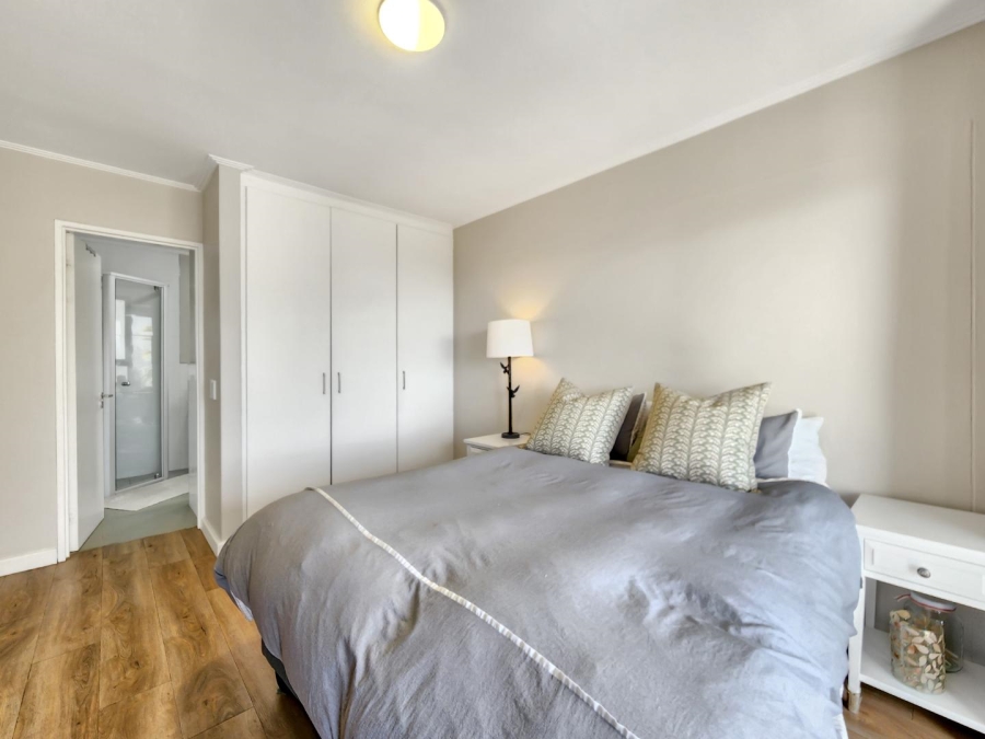 2 Bedroom Property for Sale in Vredehoek Western Cape